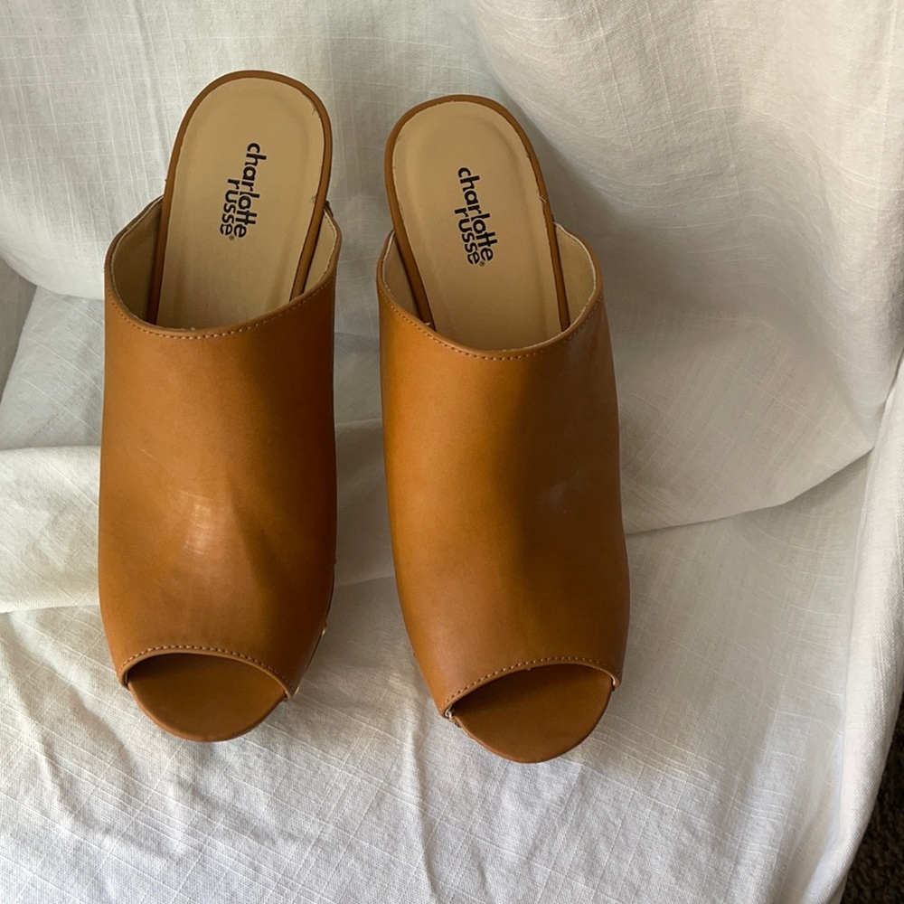 Cognac Clogs